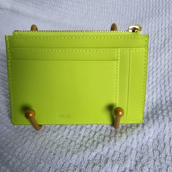 NIB MCM CARD CASE - Picture 3 of 7